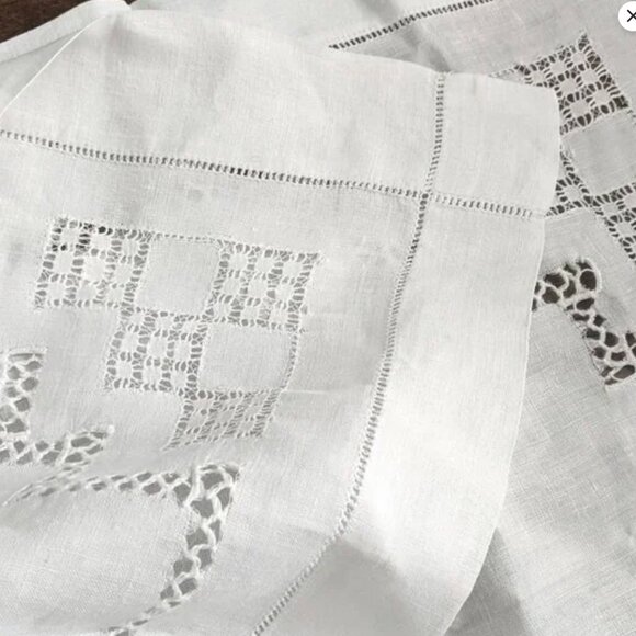 Vintage White Linen Table Runner Cutwork Design 33" x 17"  Cottage Farmhouse - Picture 8 of 9